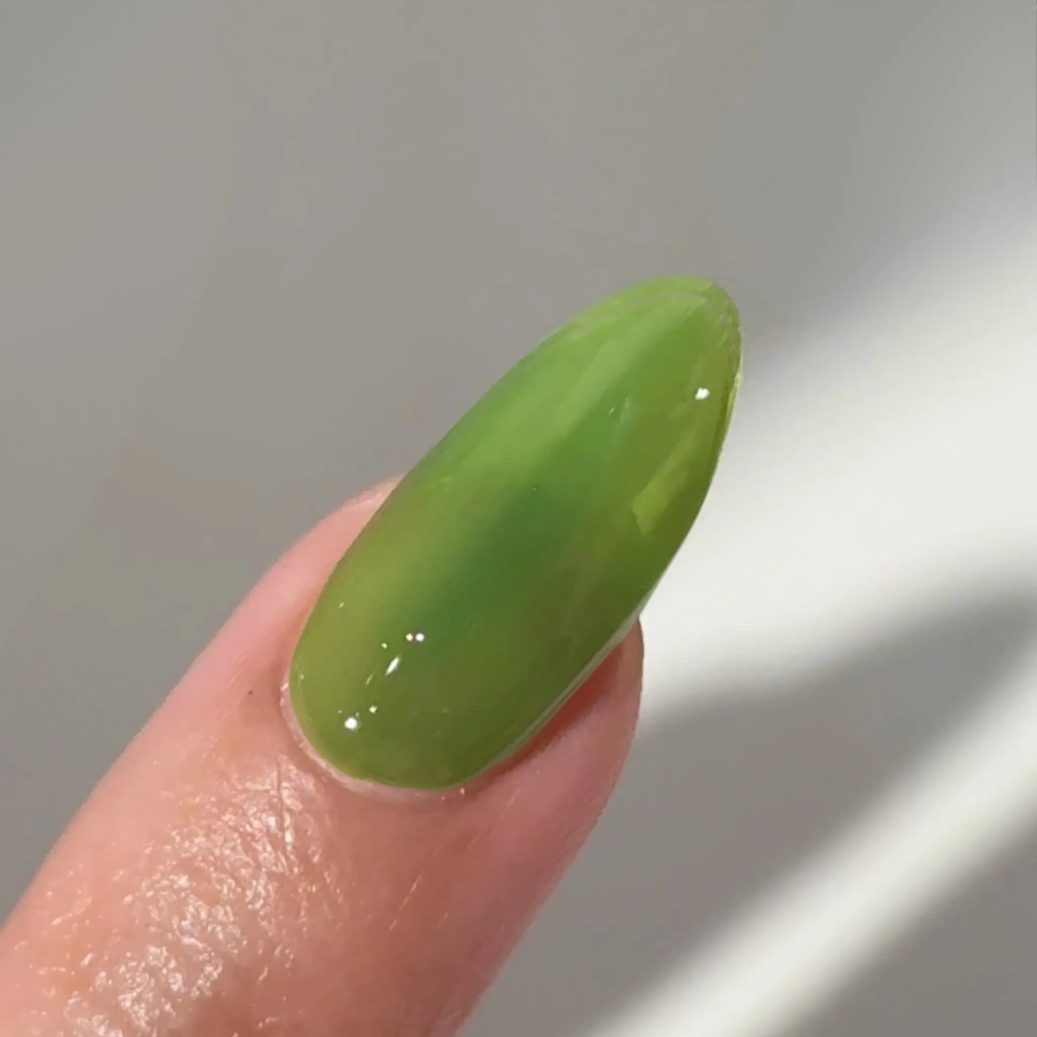 DND DC All My Jelly Gel Polish – #004 Green (0.6oz / 18ml) – NEW 2026